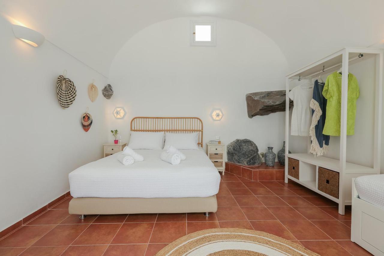 Petinos Traditional House Therasia Exterior photo